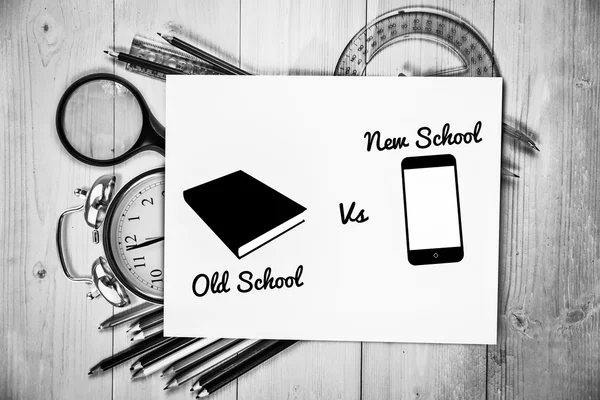Imagem composta da velha escola vs nova escola — Fotografia de Stock