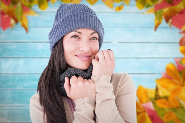 Aantrekkelijke brunette opzoeken — Stockfoto