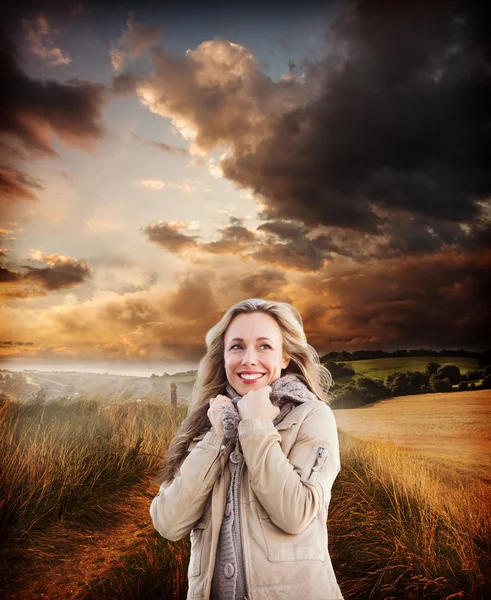 Immagine composita di bionda sorridente — Foto Stock