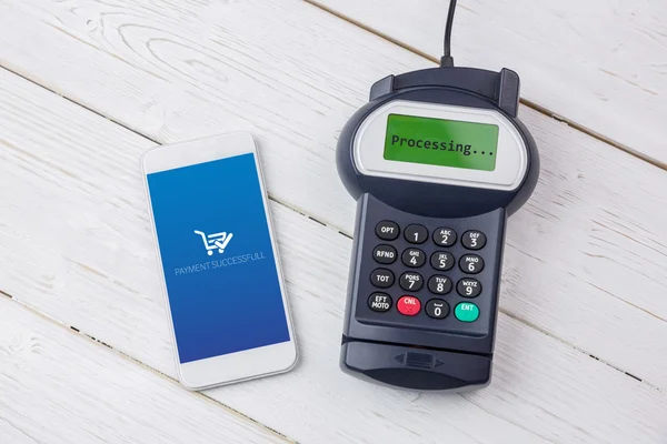 Betaling vellykket med smarttelefon – stockfoto