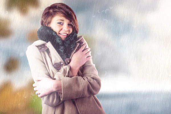Retrato de mulher bonita no casaco de inverno — Fotografia de Stock
