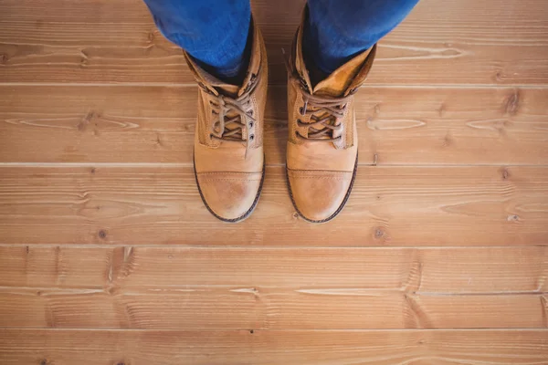 Mujer usando botas — Foto de Stock