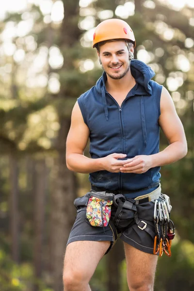 Hiker looking at camera — Stock Photo, Image