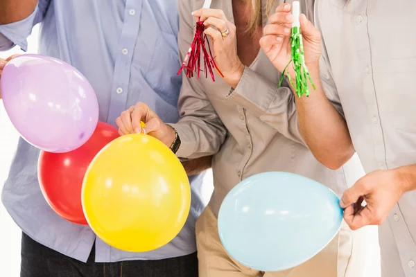 Pessoas celebrando aniversário — Fotografia de Stock