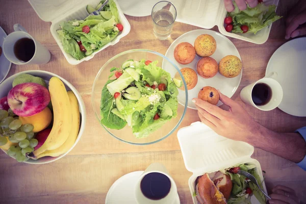 Empresarios almorzando juntos — Foto de Stock