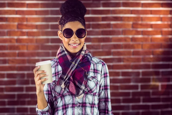 Hipster mit einer Tasse Kaffee — Stockfoto