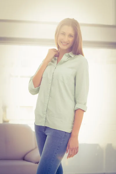 Pretty casual businesswoman smiling — Stock Photo, Image