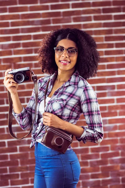 Hipster posando con cámara —  Fotos de Stock