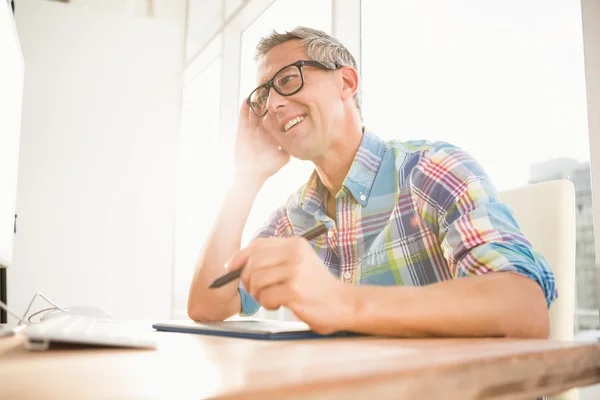 Designer using computer and digitizer — Stock Photo, Image