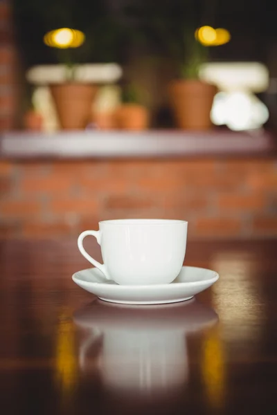 Csésze és csészealj-on pult — Stock Fotó