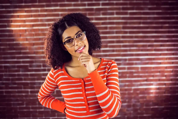 Aantrekkelijke jonge vrouw denken — Stockfoto