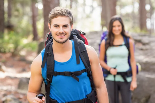 Glückliche Jogger blicken in die Kamera — Stockfoto