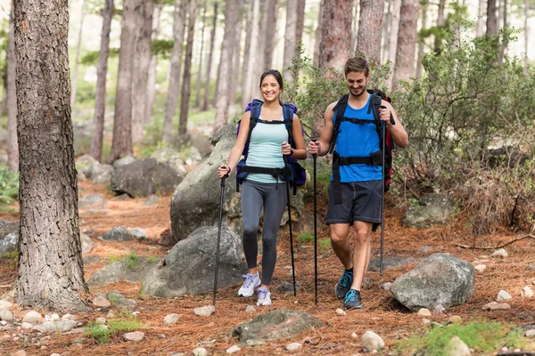 Joggers felices yendo — Foto de Stock