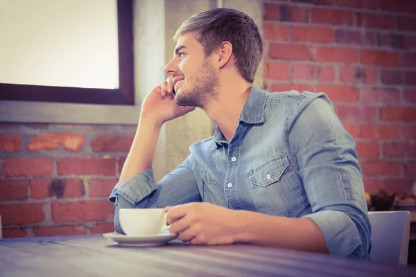 Knappe man bellen — Stockfoto