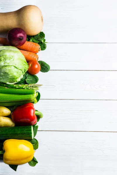 Sorban a zöldség, a táblázat — Stock Fotó