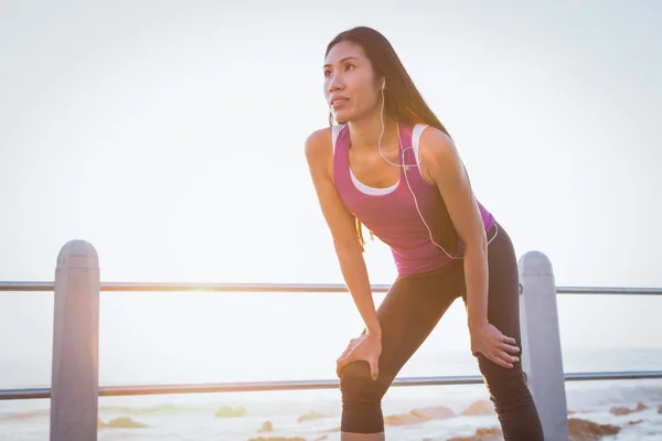 Donna in forma a riposo — Foto Stock