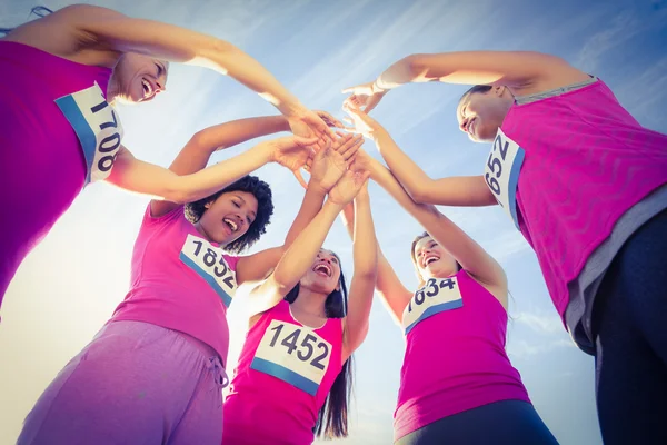 Runners supporting breast cancer marathon — Stock Photo, Image