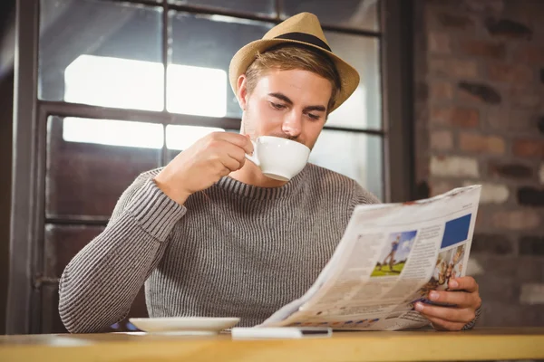 Hipster bere caffè — Foto Stock