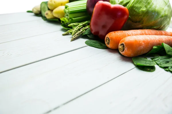 Linha de legumes na mesa — Fotografia de Stock