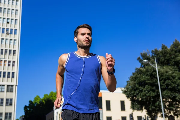 Knappe atleet joggen — Stockfoto