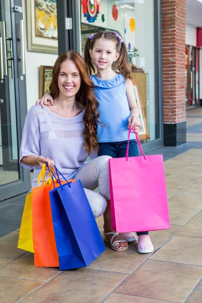 Matka i córka na zakupach — Zdjęcie stockowe