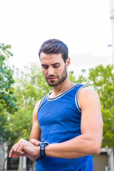 Atleet instelling hartslag horloge — Stockfoto