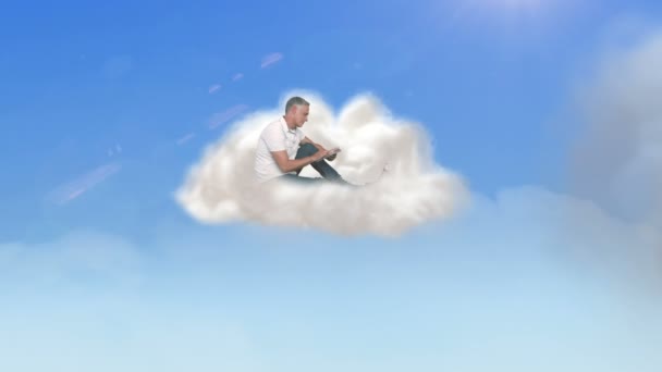 Persone che si connettono con il cloud computing — Video Stock