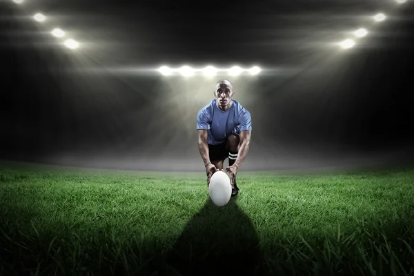 Rugby pemain memegang bola — Stok Foto