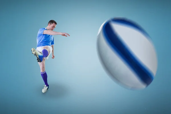 Rugby player kicking — Stock Photo, Image