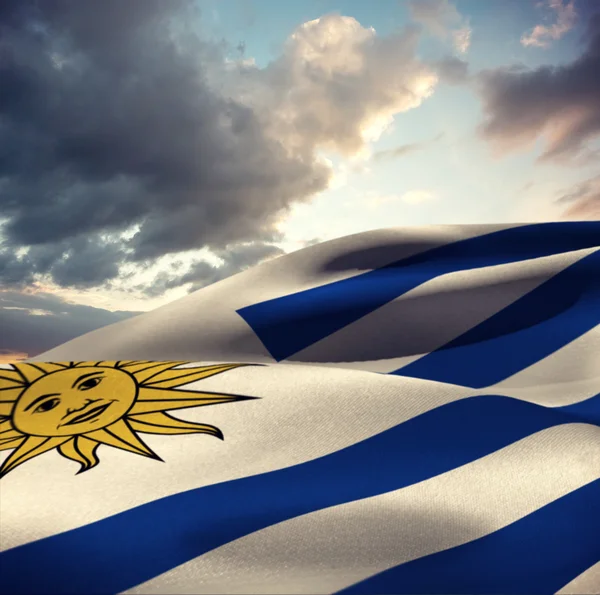 Uruguayische Flagge schwenken — Stockfoto