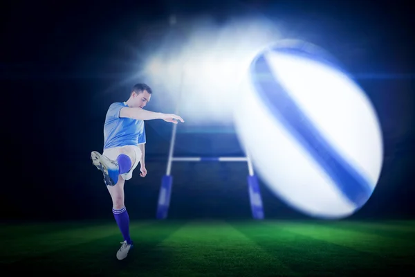 Rugby-Spieler kickt — Stockfoto