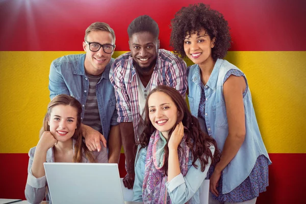 Estudiantes de moda trabajando en equipo —  Fotos de Stock