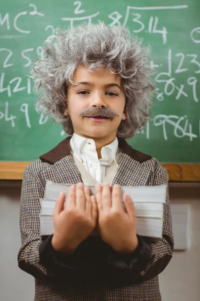Petit Einstein tenant des livres — Photo