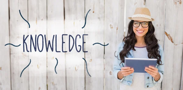 Wortwissen gegen hübsche Hipster — Stockfoto