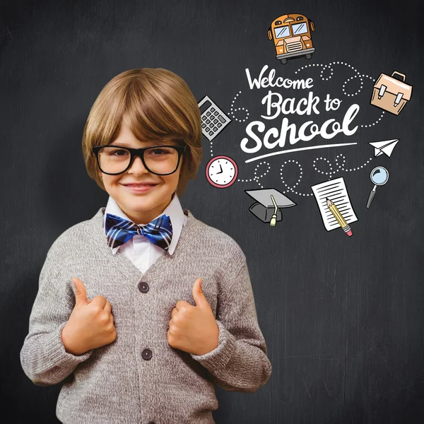 Netter Schüler verkleidet als Lehrer — Stockfoto