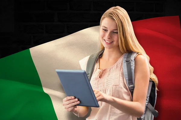 Samengestelde afbeelding van gelukkig student met Tablet PC — Stockfoto
