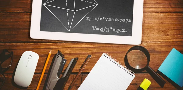 Matemáticas problemas contra escritorio — Foto de Stock