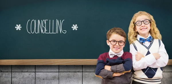 Palabra de asesoramiento y alumnos lindos — Foto de Stock