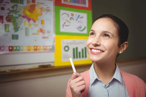 Professor sorrindo em sala de aula — Fotografia de Stock