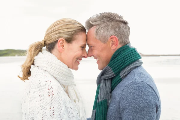 Couple holding each other — Stock Photo, Image