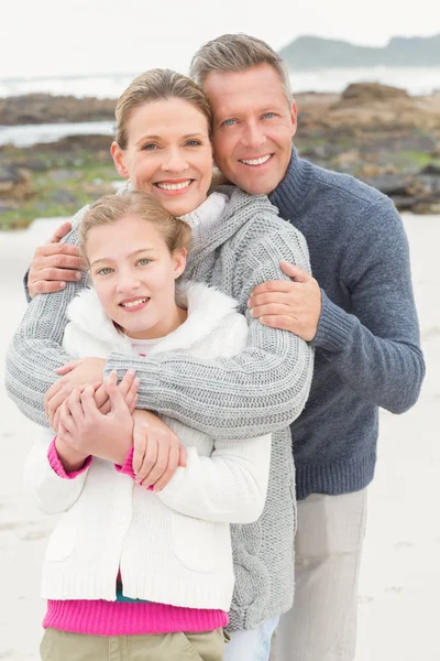 Madre y padre con su hija — Foto de Stock