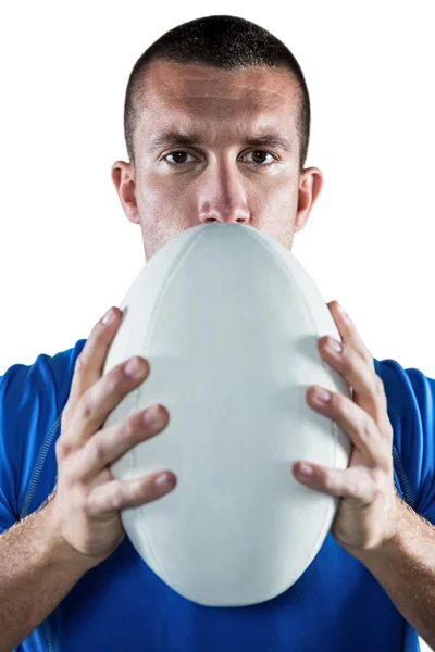 Jugador de rugby confiado sosteniendo pelota —  Fotos de Stock