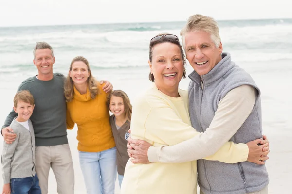 Famiglia multi generazione tutti insieme — Foto Stock