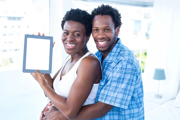 Happy couple embracing — Stock Photo, Image