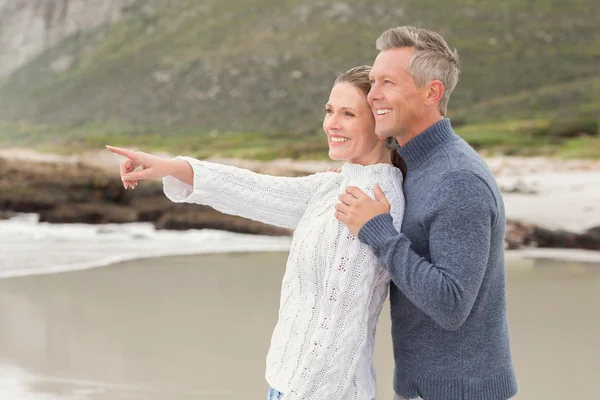 Paar houden elkaar — Stockfoto