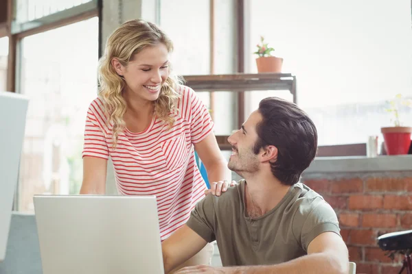 Business people discussing — Stock Photo, Image