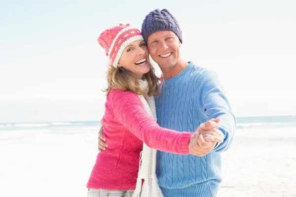 Couple hugging each other — Stock Photo, Image