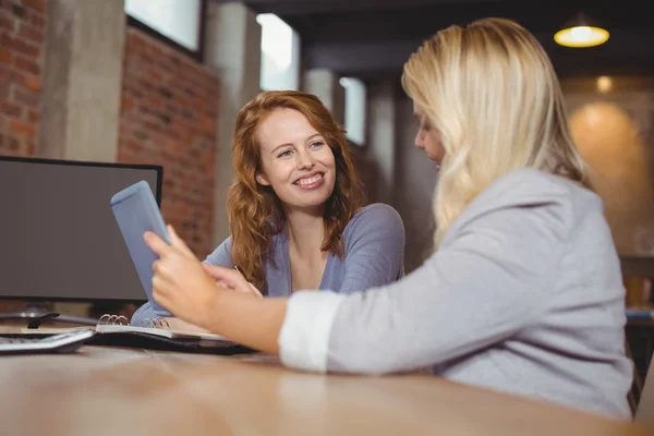 Business people smiling during interaction — Stock Photo, Image