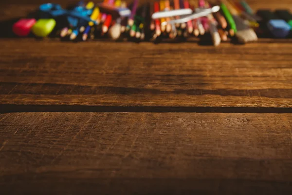 Schoolmateriaal op Bureau — Stockfoto