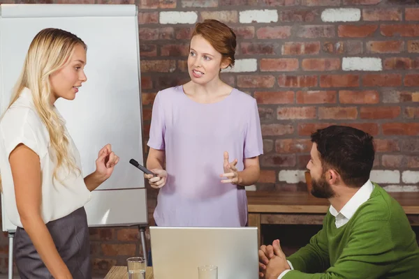 Business people having discussion — Stock Photo, Image